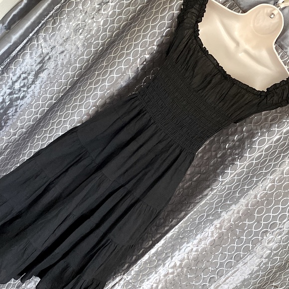 SOLD! Lovely Black Smocked Bodice Ruffle-Hem A-Line Midi Dress Sz S/M - Picture 6 of 6